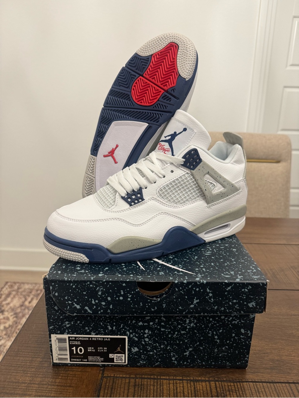 Jordan Retro 4 “Midnight Navy”